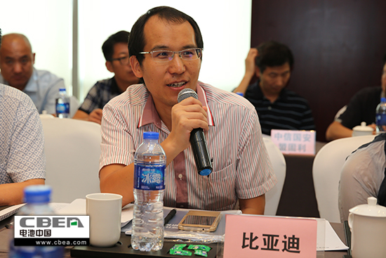 現(xiàn)場討論.jpg
