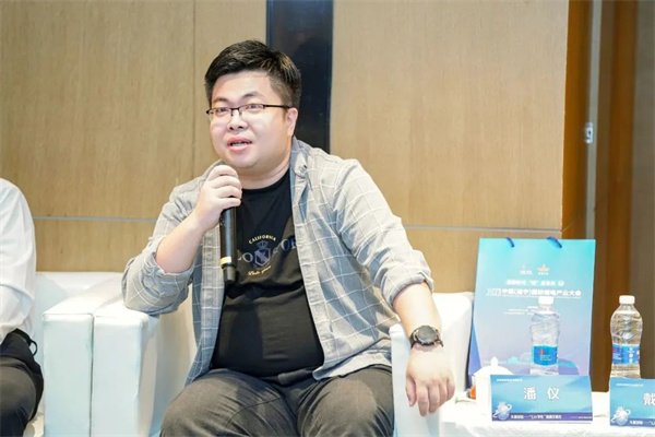 “Li+學(xué)社”高端對(duì)話：警惕全球化機(jī)遇下，鋰電企業(yè)的出海挑戰(zhàn)和技術(shù)迭代風(fēng)險(xiǎn)