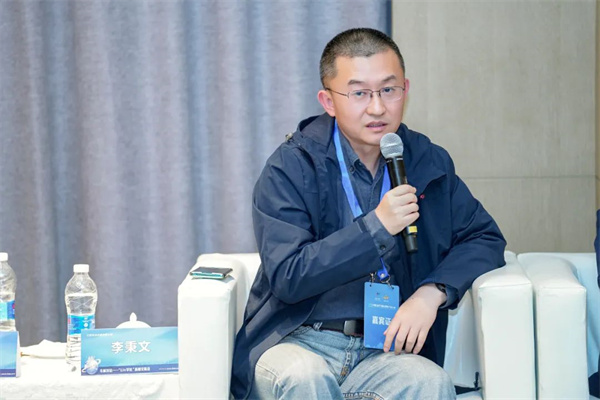 “Li+學(xué)社”高端對(duì)話：警惕全球化機(jī)遇下，鋰電企業(yè)的出海挑戰(zhàn)和技術(shù)迭代風(fēng)險(xiǎn)